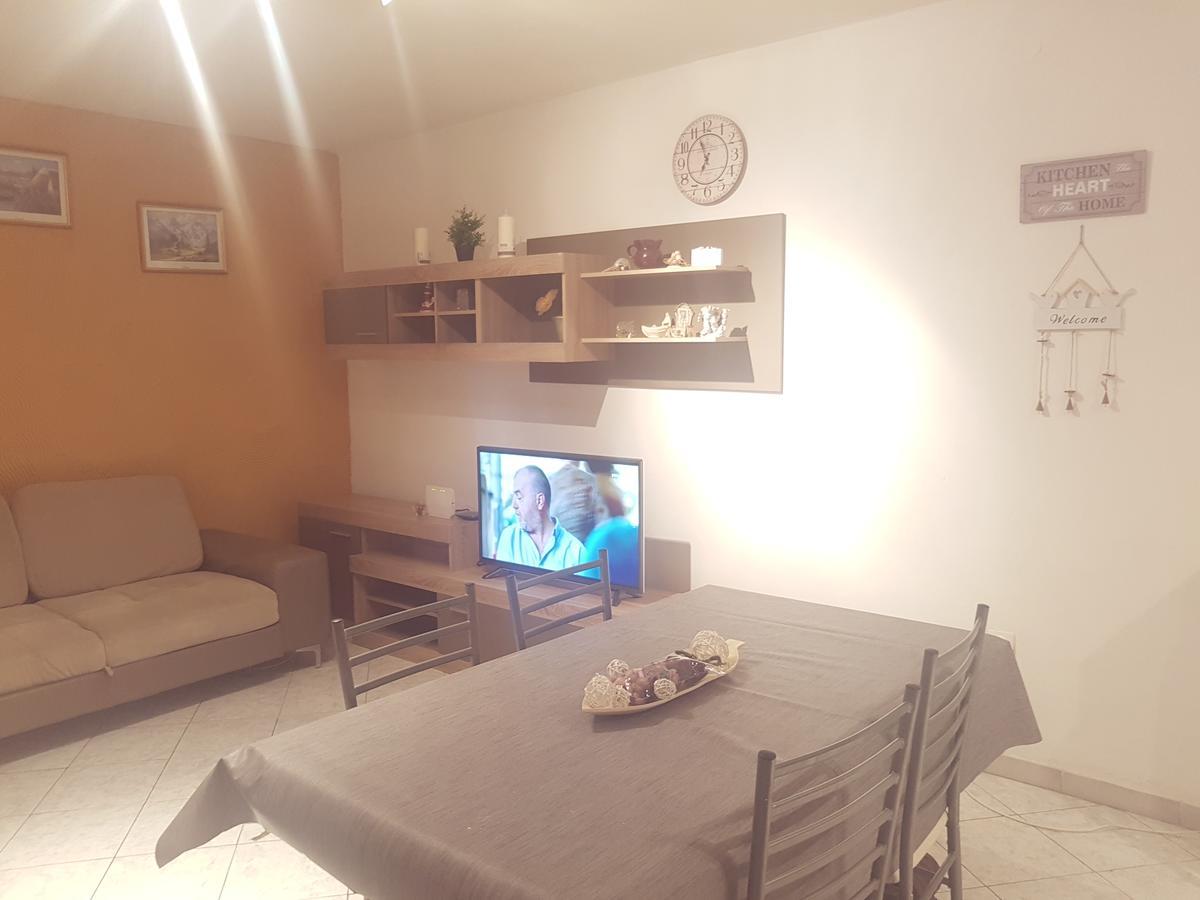 Apartman 4 Kilometar To City Centar 스플리트 외부 사진
